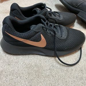 Women’s Nike shoes